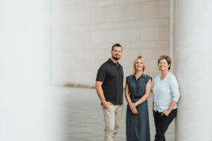 Das Team von HOLZLAR Immobilien im Beratungsgespräch