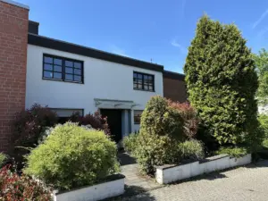 Ansicht eines etwas älteren Hauses