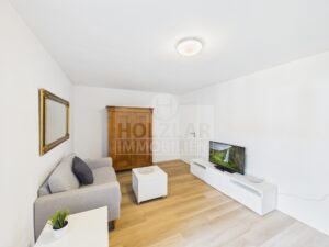 Arbeits-/ Schlafzimmer Souterrain