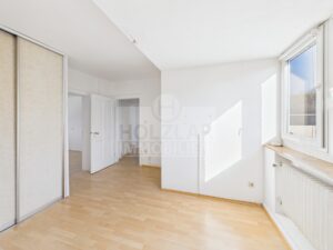Schlafzimmer DG