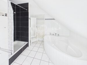 Dusch-/ Wannenbad OG