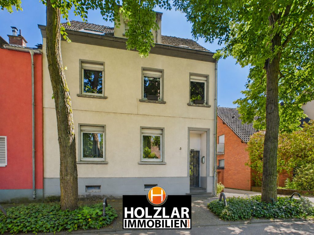 ZWEIFAMILIENHAUS MIT VIELEN MÖGLICHKEITEN ZENTRAL IN BONN GEISLAR — Bonn / Geislar