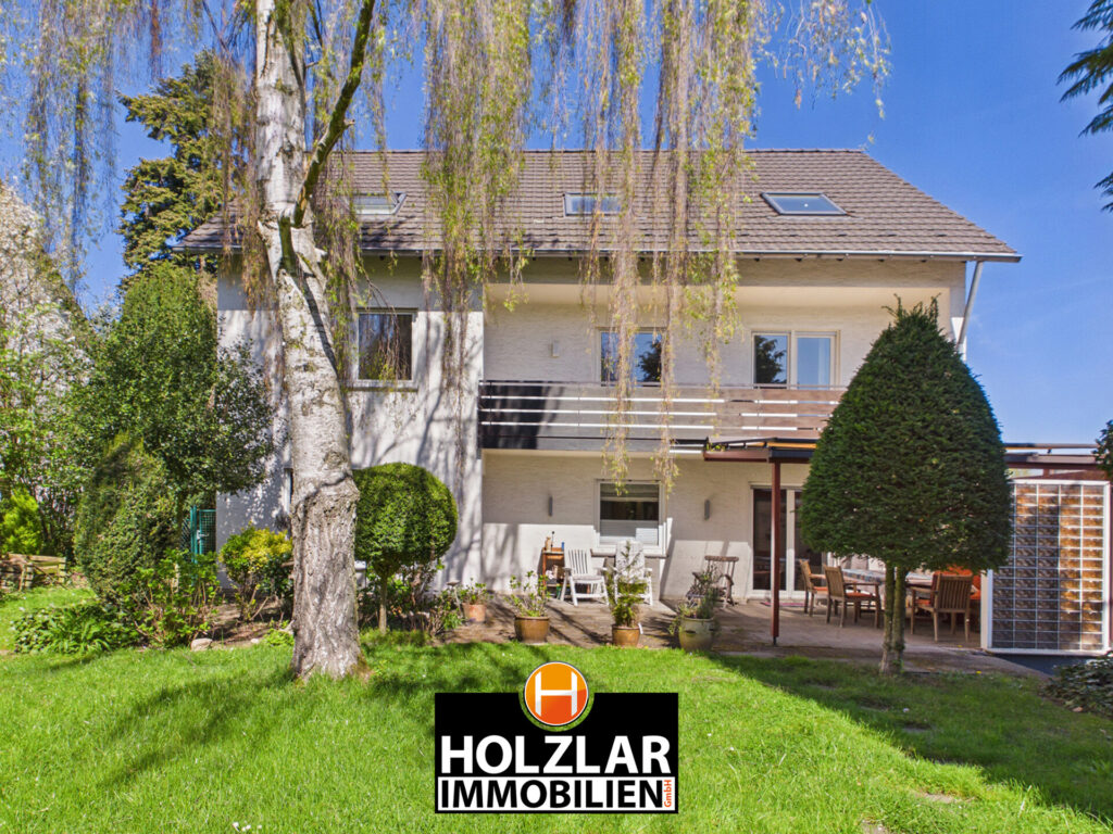 MEHRGENERATIONENHAUS MIT VERMIETUNGSPOTENZIAL & SCHÖNEM SÜDGRUNDSTÜCK IN HOLZLAR — Bonn