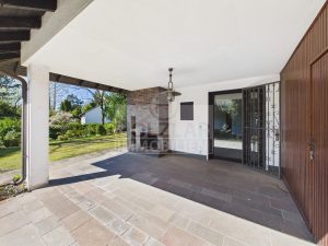 Überdachte Terrasse
